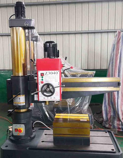 廠家銷售搖臂鉆床3050機(jī)械鎖緊自動(dòng)升降齒輪變速搖臂導(dǎo)軌長度1600